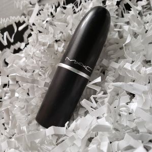 MAC LIPSTICK